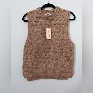 Universal Thread Cozy Knit Sleeveless Sweater Vest in Taupe